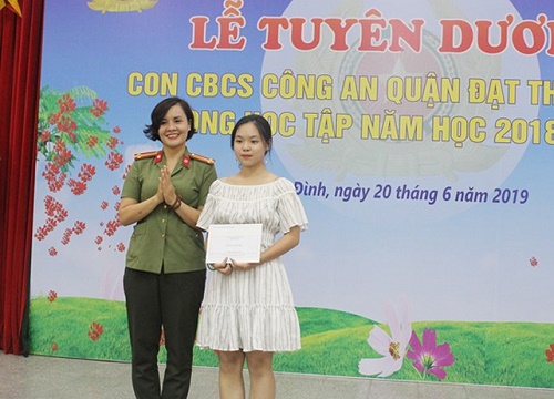 Món quà tinh thần cổ vũ con em CBCS CAQ Ba Đình