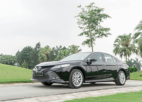 Toyota Camry 2019 chính thức chào sân, hứa hẹn giữ vững ngôi vua doanh số cùng phân khúc