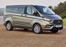 Bắt gặp Ford Tourneo Custom tại Việt Nam, Kia Sedona có thêm đối thủ