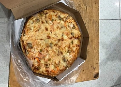 Chú xe ôm buồn bã khi bị "thượng đế" bom chiếc pizza gần 200k giữa đêm: "Pizza thì chú cũng không biết ăn, chắc bỏ thôi..."