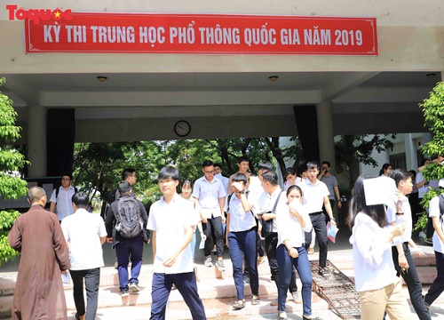 Đà Nẵng: Đình chỉ thi một thí sinh vì mang điện thoại vào phòng thi