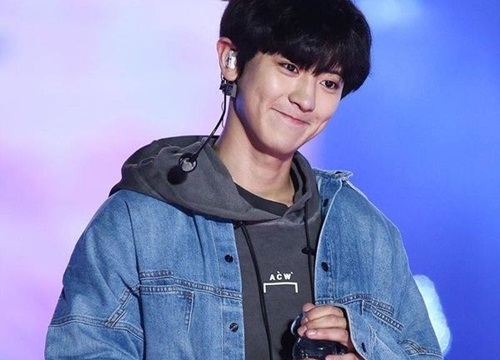 Đăng tải ảnh mới lên Instagram, fan 'chắc nịch' khẳng định: Chanyeol (EXO) học hỏi em út Sehun spoil điều gì đó rồi đây