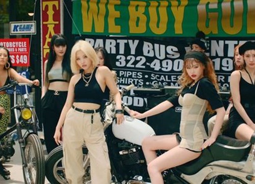 (G)I-DLE hoá quái xế cực ngầu trong MV 'Uh-Oh' đậm chất hoài cổ vừa ra mắt