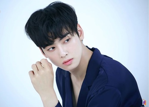 Hoàng tử Cha Eun Woo (ASTRO) quyến rũ, đẹp không góc chết trong ảnh quảng bá phim 'Rookie Historian Goo Hae Ryung'