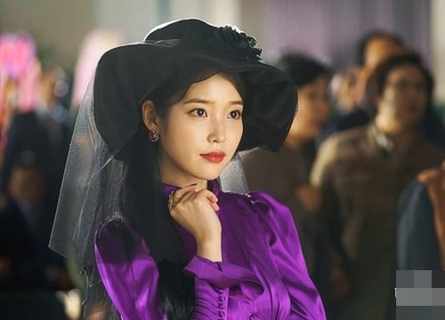 IU và Yeo Jin Goo đẹp ma mị trong poster phim kinh dị lãng mạn 'Hotel Del Luna'