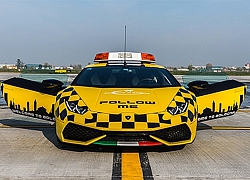 Lamborghini Huracan làm xe dẫn máy bay