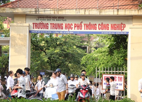 Ngày thi đầu tiên tại Hoà Bình: 77 thí sinh vắng mặt, 1 thí sinh bị đình chỉ