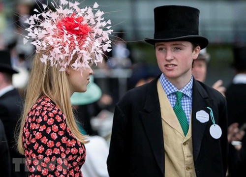 Những chiếc mũ độc đáo tại lễ hội đua ngựa Royal Ascot