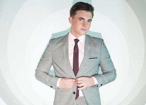 'Hoàng tử nhạc pop' Jesse McCartney đến Việt Nam, mong được ăn phở