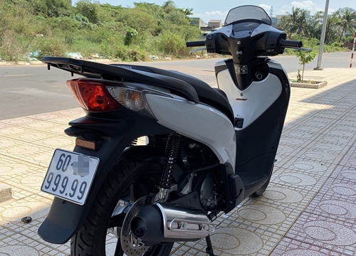 Honda SH hét giá tiền tỷ, ô tô hạng sang chào thua