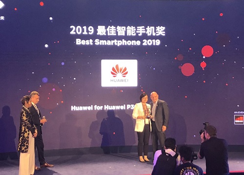 Huawei P30 và P30 Pro nhận giải thưởng cho điện thoại thông minh tốt nhất của năm