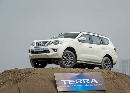 Lái xe off-road chưa bao giờ dễ đến thế với Nissan Terra