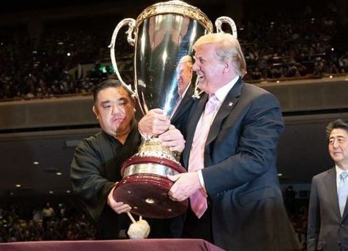 Ông Trump 73 tuổi vẫn muốn đấu vật với sumo