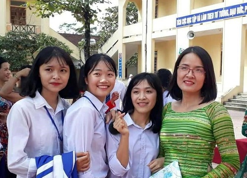 "Phóng như bay" 6km tìm, đón thí sinh chậm thi THPT quốc gia