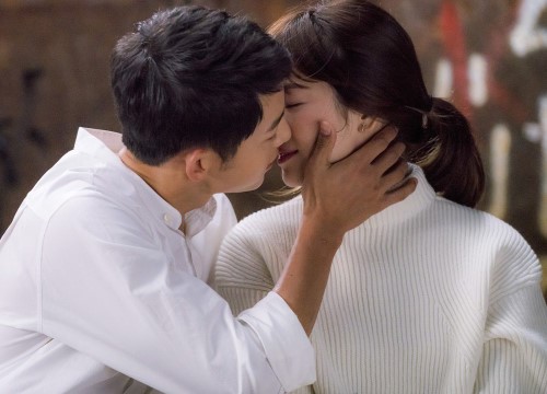 Song Joong Ki từ ngưỡng mộ đến quyết liệt ly hôn Song Hye Kyo