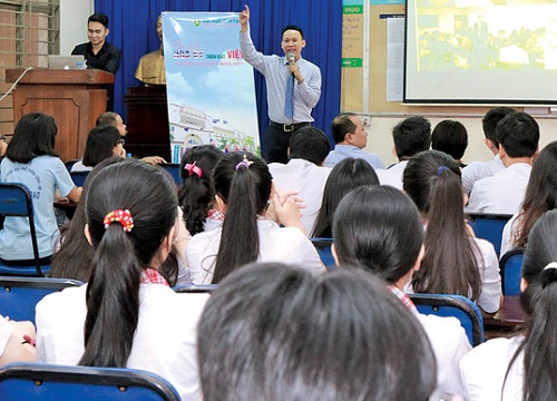 Trường ĐH Tân Tạo: ngôn ngữ Anh, học một ngành làm nhiều nghề