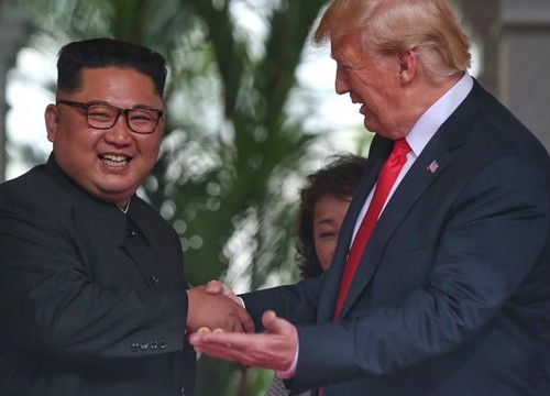 TT Trump mời ông Kim Jong Un gặp tại khu phi quân sự DMZ vào cuối tuần