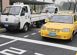 "Ngon, bổ, rẻ": Hàng nghìn người dân Trung Quốc đổ xô đến Hàn Quốc thi bằng lái xe