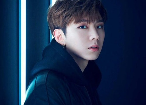 Người hâm mộ tức giận khi Kihyun (Monstar X) bị khán giả tạt nước vào người ngay trên sân khấu ở Tây Ban Nha