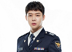 Thật tréo ngoe, trước khi bị tuyên án Park Yoochun đã từng làm cảnh sát cool ngầu