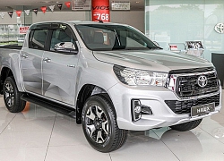 Toyota Hilux 2019 bổ sung hệ thống phanh tự động khẩn cấp AEB