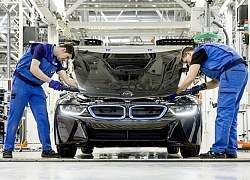 BMW i8 và dây chuyền sản xuất bằng robot