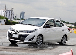 Bỏ xa Honda City, Hyundai Accent giá rẻ đang 'rượt đuổi' Toyota Vios về doanh số