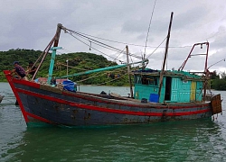 Giải cứu thuyền viên mắc kẹt trên biển ở Cô Tô trước khi bão số 2 đổ bộ