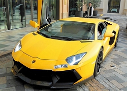 Lamborghini Aventador bốc cháy vì trò nẹt pô