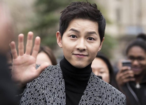 Song Joong Ki miệt mài làm việc trước và sau ly hôn Song Hye Kyo