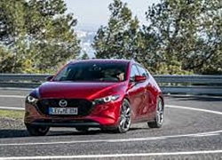 Dính lỗi tựa đầu ghế trước, hàng vạn xe Mazda3 bị triệu hồi