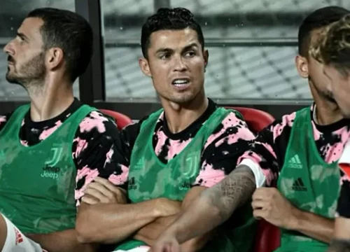 Không được xem Ronaldo chơi bóng, CĐV Hàn Quốc khởi kiện đòi tiền vé