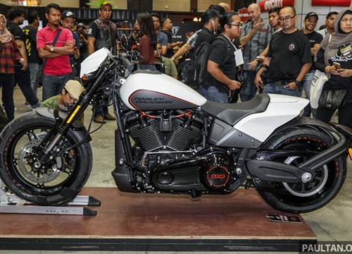 Harley-Davidson FXDR 114 giá gần 700 triệu cập bến Malaysia