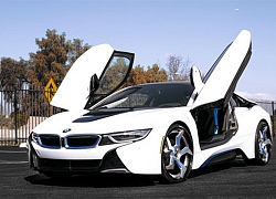 BMW triệu hồi siêu xe i8