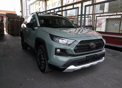 Cận cảnh Toyota RAV4 2019 thứ hai tại Việt Nam với ngoại hình tươi mới