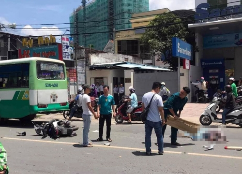 Cô gái đi xe SH tử vong sau va chạm với xe buýt