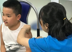 &quot;Để con được chích&quot; - Lời tuyên chiến mạnh mẽ với hội anti-vaccine