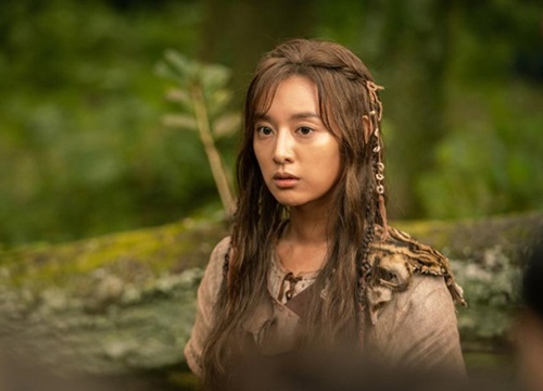 Kết thúc 'Arthdal' phần 2: Kim Ji Won trở thành 'Mẹ thiên hạ', Song Joong Ki chưa thoát khỏi kiếp nô lệ