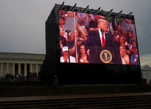 Máy nhắc chữ gây 'đại họa' cho Tổng thống Trump trong lễ kỷ niệm Quốc khánh