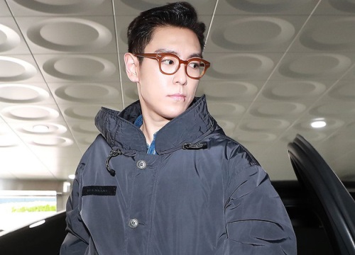 T.O.P (Big Bang) chính thức xuất ngũ sau 2 năm, xuất hiện với biểu cảm nghiêm trọng đáng chú ý