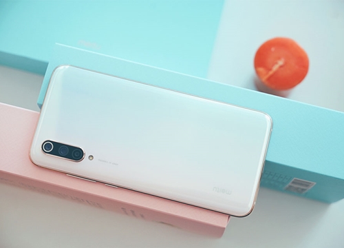 Trên tay Xiaomi Mi CC9 Meitu: Mạnh nhất và đẹp nhất trong dòng CC mới của Xiaomi