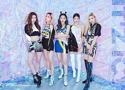 Cách JYP cho ITZY chụp ảnh come back: Vẫn concept quen, ngồi yên theo thứ tự cũ, đổi trang phục thay đèn màu khác là xong