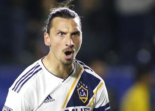 Ibrahimovic tự điền tên vào 11 vị trí trong đội hình yêu thích nhất