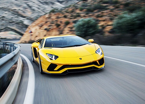 Kỳ quặc chuyện Lamborghini lo... bán được nhiều siêu xe