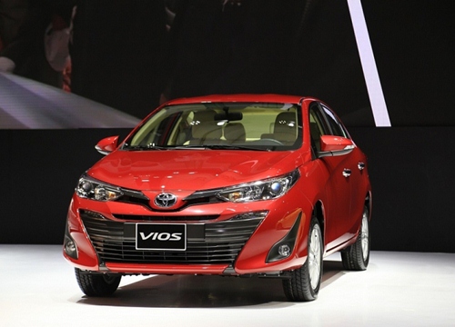 Toyota Vios bất ngờ giảm tới 60 triệu, quyết 'đè bẹp' Accent