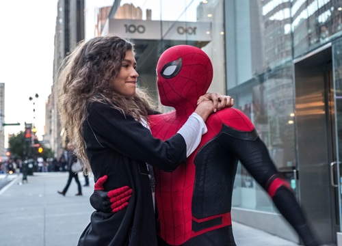 After-credit gây chấn động của FAR FROM HOME: Còn ai cao tay hơn Marvel?