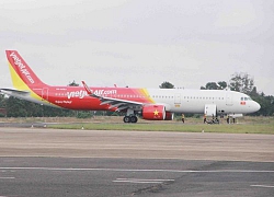 Máy bay Vietjet Air nhầm đường lăn, máy bay khác đang hạ cánh phải bay vọt lên