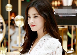 Song Hye Kyo vẫn vui vẻ dù bị chỉ trích ở quê nhà