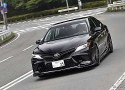 Toyota Camry thế hệ mới 'lột xác' thêm dữ dằn và mạnh mẽ hơn