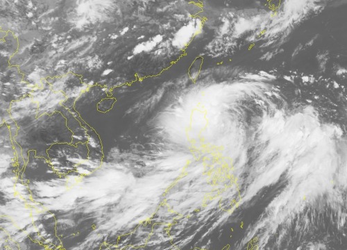 Bão Danas tiến vào biển Đông, yêu cầu khẩn trương ứng phó